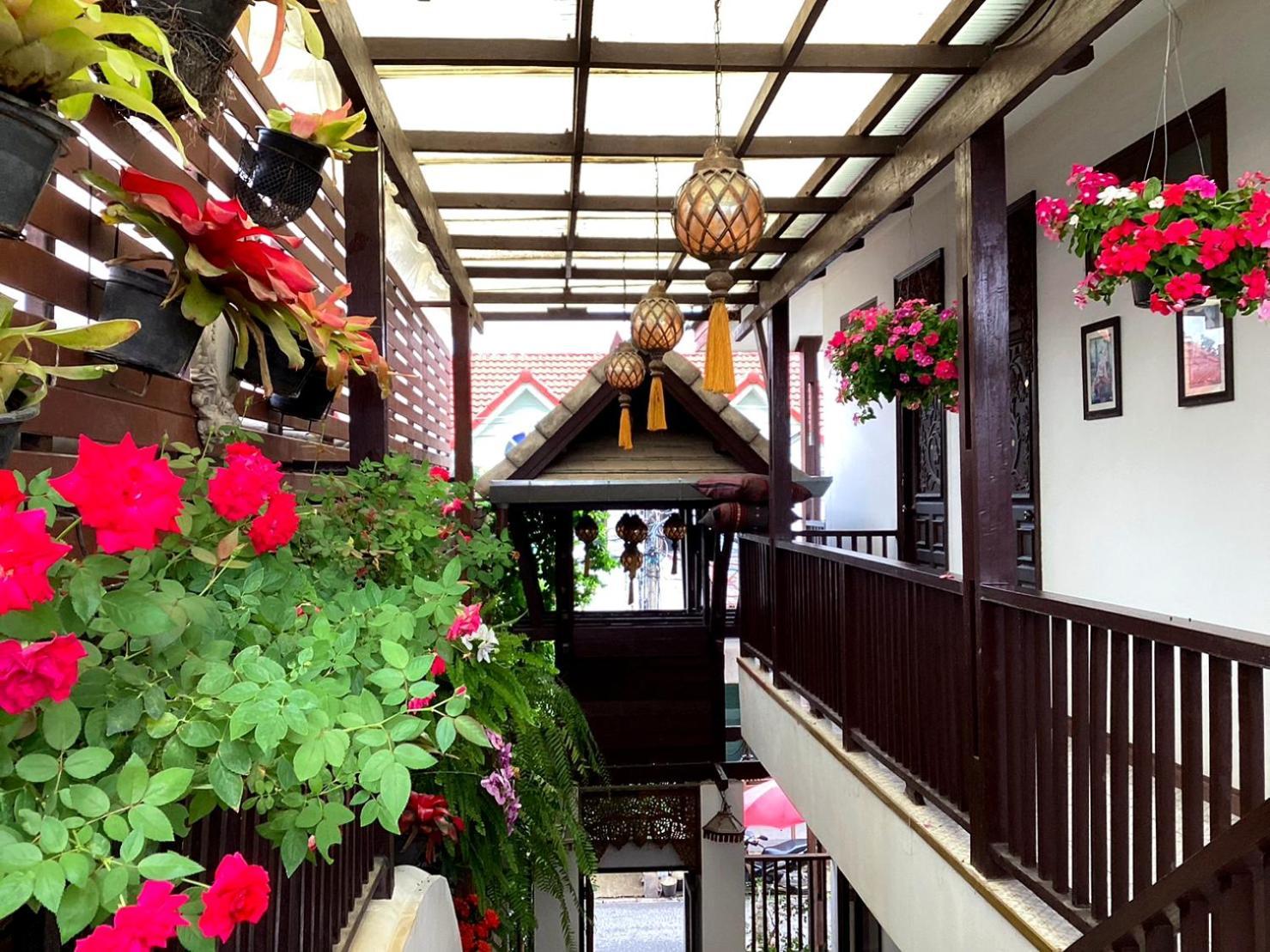 Ratchiangsaen Flora House Chiang Mai Exterior foto
