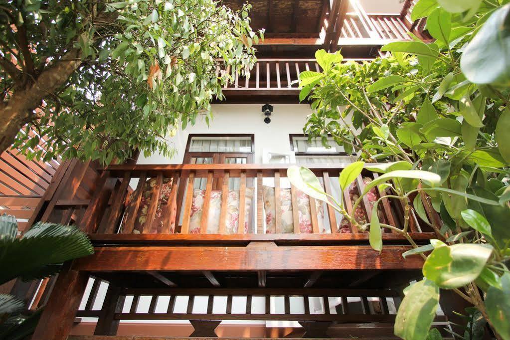 Ratchiangsaen Flora House Chiang Mai Exterior foto